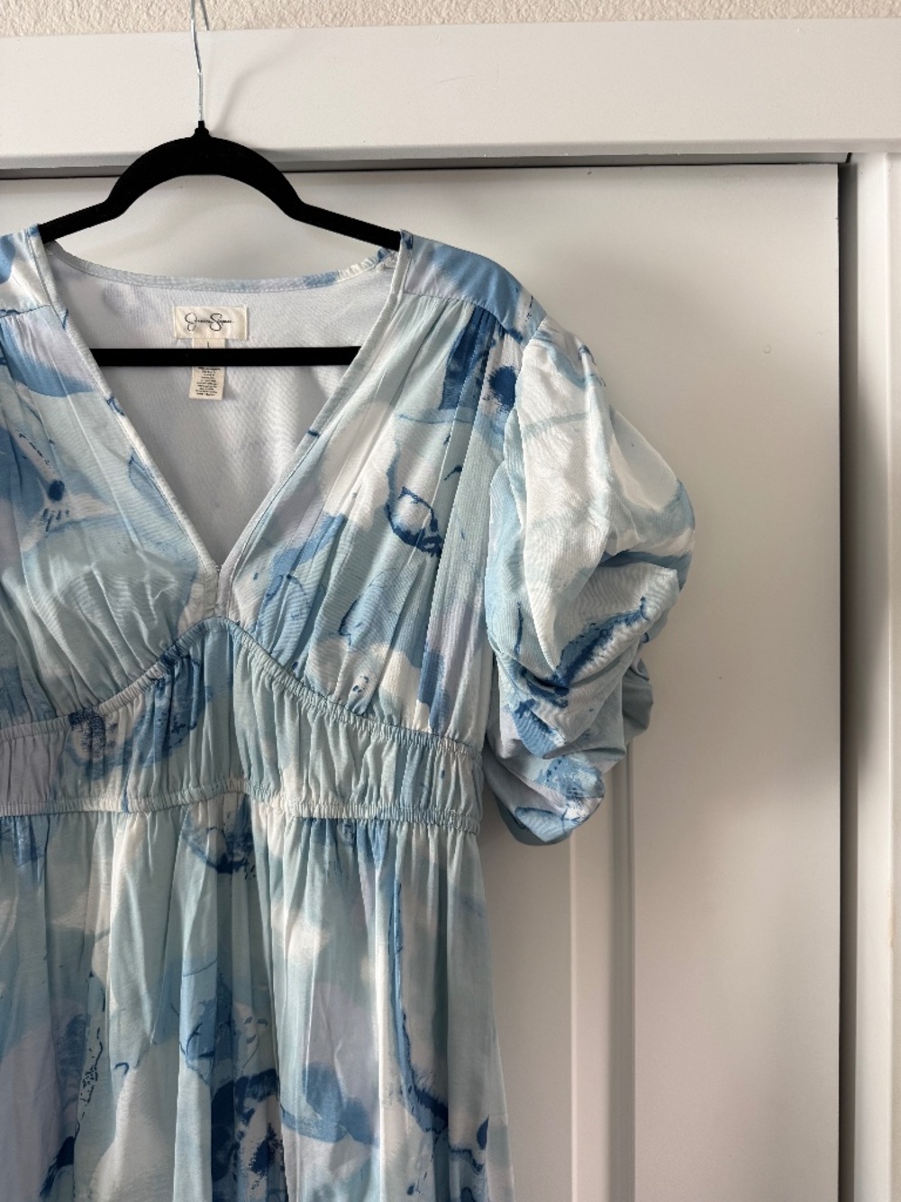 Jessica Simpson puff sleeve midi length, white and light blue dress